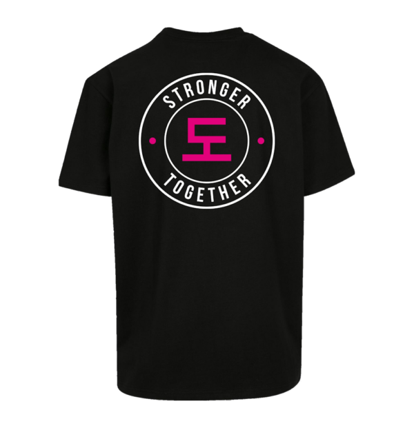 T-Shirt zwart oversized achterkant stronger together